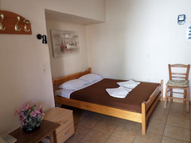 Imagen de la habitación del Hotel Tina Economy. Foto 2