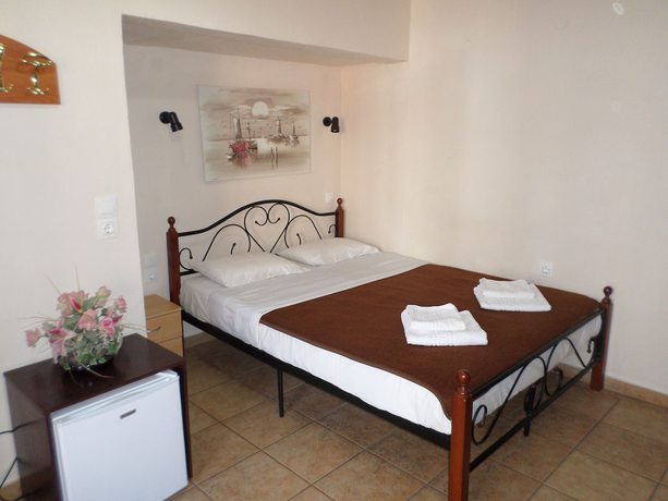 Imagen de la habitación del Hotel Tina Economy. Foto 9