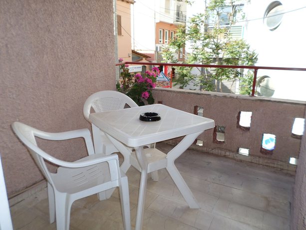 Imagen de la habitación del Hotel Tina Economy. Foto 10