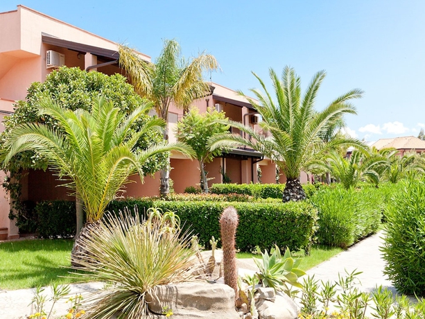 Imagen general del Hotel Tindari Resort Y Marina Beach. Foto 1
