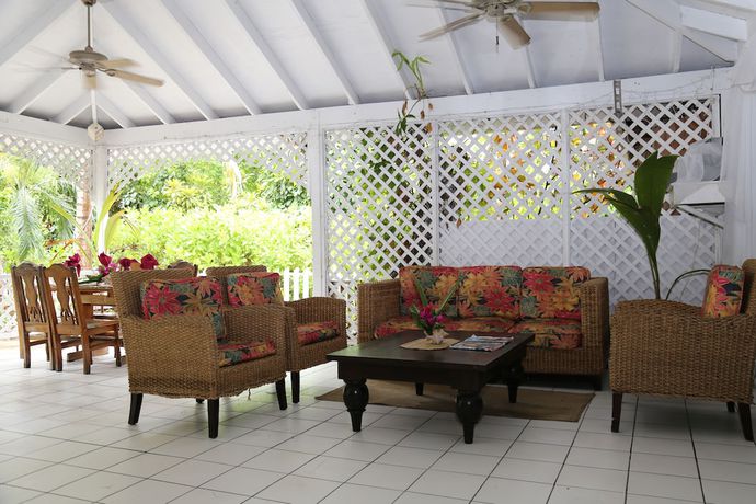 Imagen de los interiores del Hotel Tingum Village. Foto 20