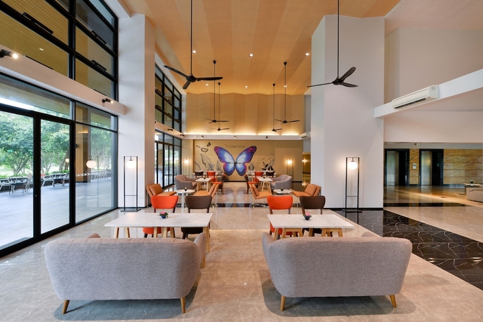 Imagen de los interiores del Hotel Tinidee Bangkok Golf Club. Foto 14