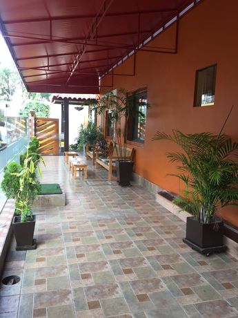 Imagen de los exteriores del Hotel Tinkus Inn, Lima Metropolitana. Foto 13