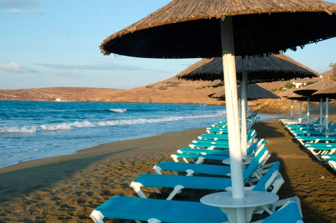 Imagen de los exteriores del Hotel Tinos Beach. Foto 12
