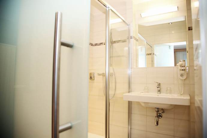 Imagen de la habitación del Hotel Tinschert-Restaurant-Partyservice. Foto 5