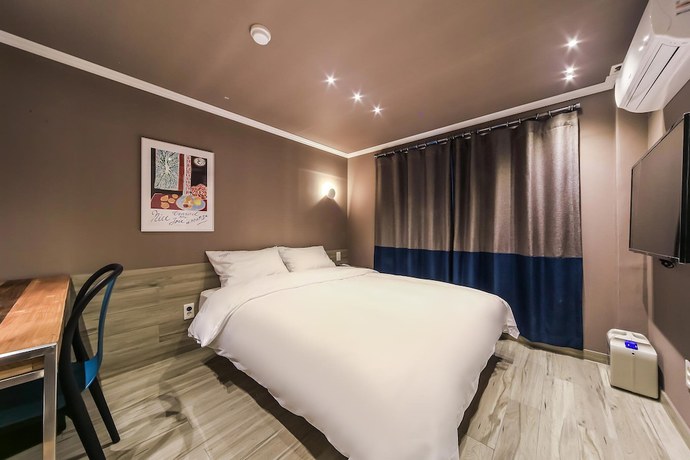 Imagen de la habitación del Hotel Tinto. Foto 13