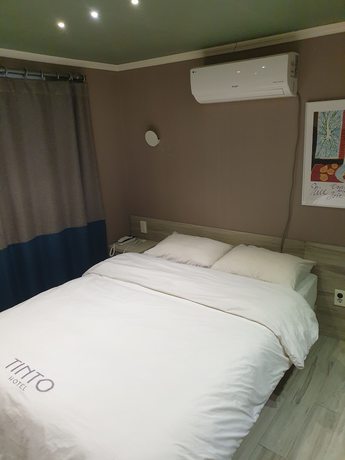 Imagen de la habitación del Hotel Tinto. Foto 16