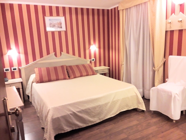 Imagen de la habitación del Hotel Tintoretto. Foto 6