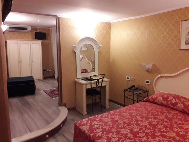 Imagen de la habitación del Hotel Tintoretto. Foto 16