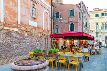 Imagen de los exteriores del Hotel Tintoretto. Foto 19