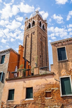 Imagen de los exteriores del Hotel Tintoretto. Foto 20