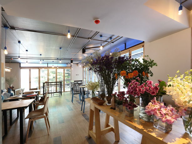 Imagen del bar/restaurante del Hotel Tints Of Blue. Foto 2