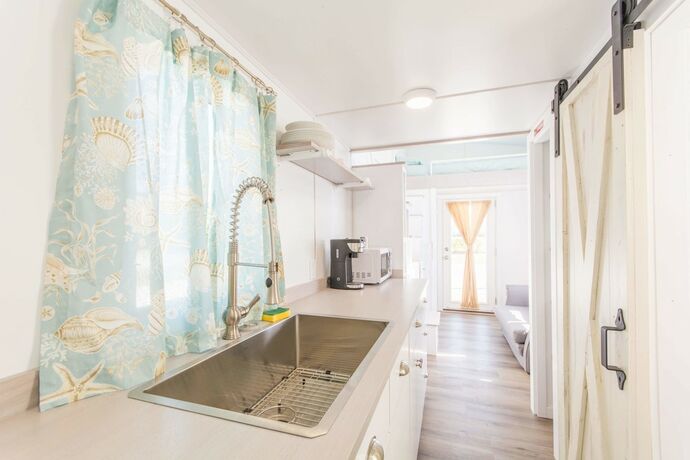 Imagen de la habitación del Hotel Tiny House Siesta. Foto 13