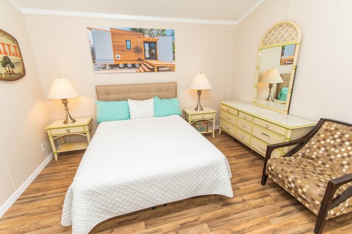 Imagen de la habitación del Hotel Tiny House Siesta. Foto 19