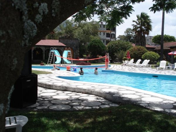 Imagen de la piscina del Hotel Tiosh Abaj. Foto 7