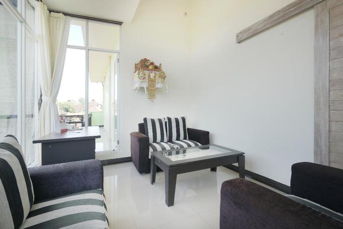 Imagen de los interiores del Hotel Tirai Bambu Jimbaran. Foto 17