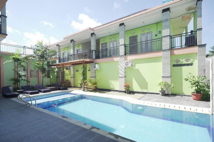 Imagen de la piscina del Hotel Tirai Bambu Jimbaran. Foto 19