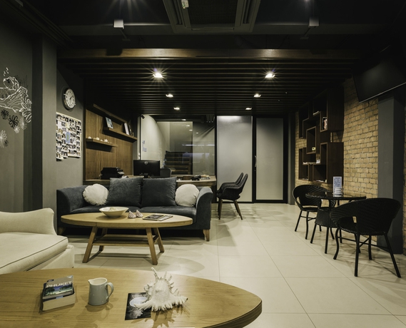 Imagen de los interiores del Hotel Tiras Patong Beach. Foto 16