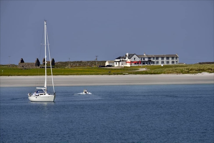 Imagen de los exteriores del Hotel Tiree Lodge Isle Of Tiree Scotland. Foto 15