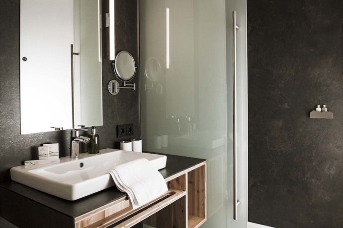 Imagen de la habitación del Hotel Tirol Lodge. Foto 12