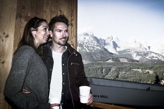 Imagen de la habitación del Hotel Tirol Lodge. Foto 14