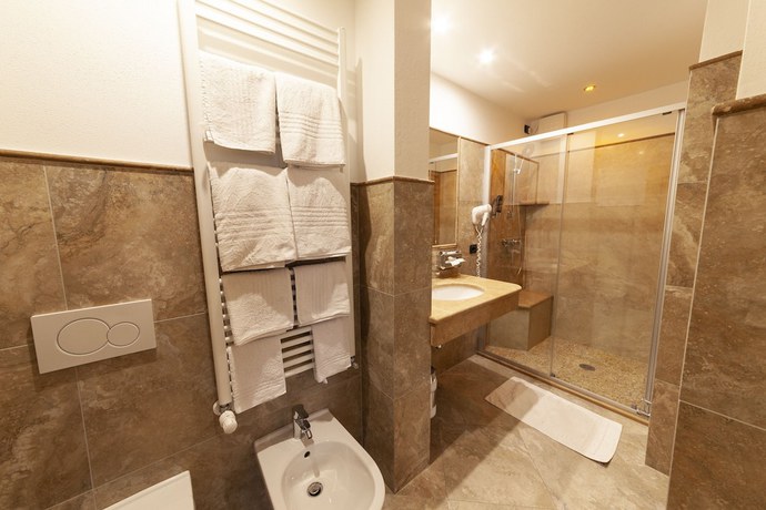 Imagen de la habitación del Hotel Tirol Natural Idyll. Foto 15