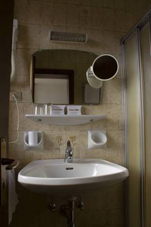 Imagen de la habitación del Hotel Tirolerhof, San Lorenzo di Sebato. Foto 3