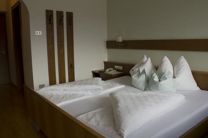 Imagen de la habitación del Hotel Tirolerhof, St. Georgen - San Giorgio. Foto 4