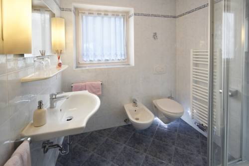 Imagen de la habitación del Hotel Tirolerhof, St. Leonhard in Passeier - San Leonardo in Passiria. Foto 3