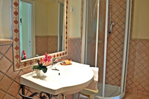 Imagen de la habitación del Hotel Tirrena Bike & Country. Foto 13