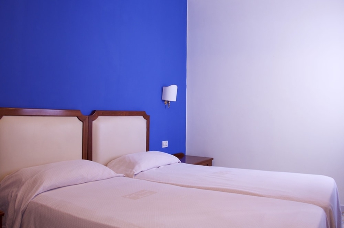 Imagen de la habitación del Hotel Tirrenia. Foto 6