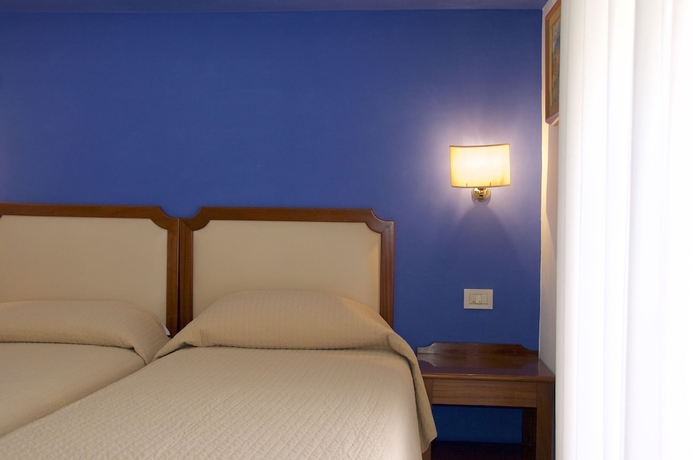 Imagen de la habitación del Hotel Tirrenia. Foto 9