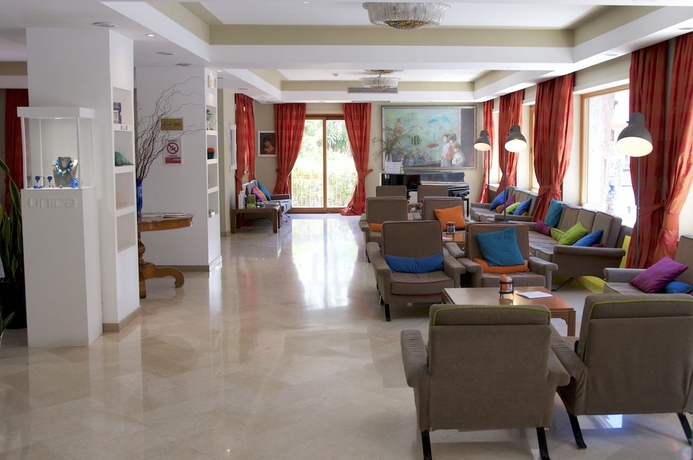 Imagen de los interiores del Hotel Tirrenia. Foto 13