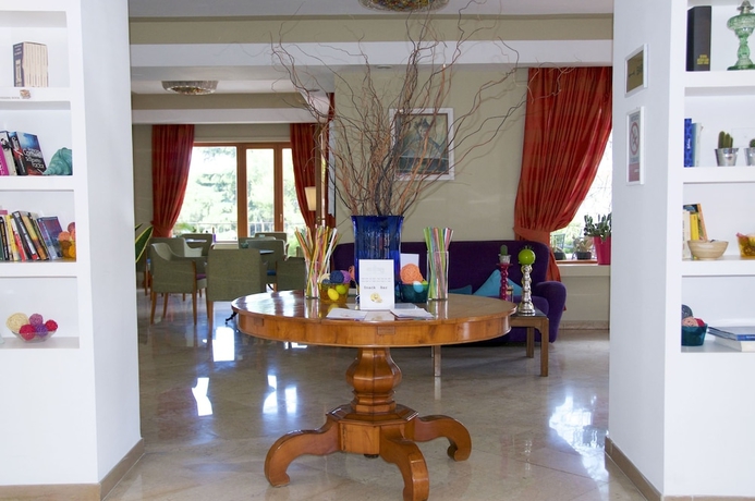 Imagen de los interiores del Hotel Tirrenia. Foto 15