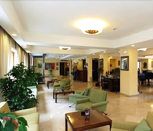 Imagen de los interiores del Hotel Tirrenia. Foto 17