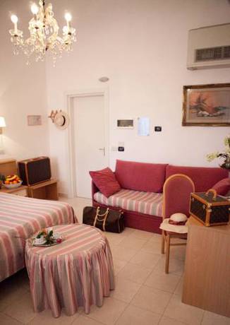 Imagen de la habitación del Hotel Tirreno, Castiglioncello. Foto 12