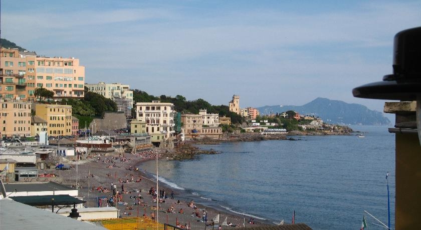 Imagen de los exteriores del Hotel Tirreno, Génova. Foto 5