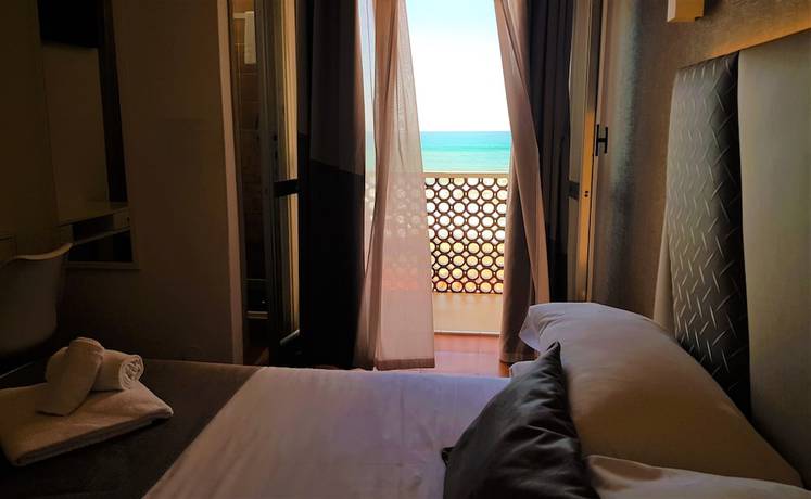 Imagen de la habitación del Hotel Tirreno, Latina. Foto 13