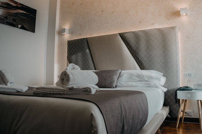 Imagen de la habitación del Hotel Tirreno, Latina. Foto 16