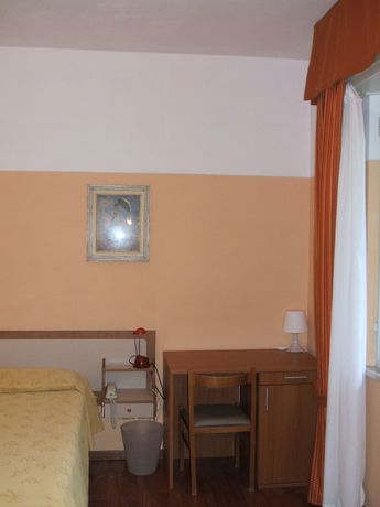 Imagen de la habitación del Hotel Tirreno, Santa Giulia. Foto 11