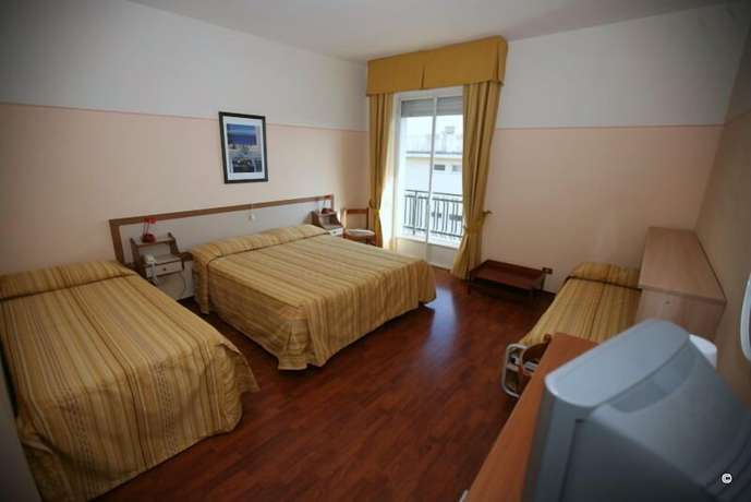 Imagen de la habitación del Hotel Tirreno, Santa Giulia. Foto 13