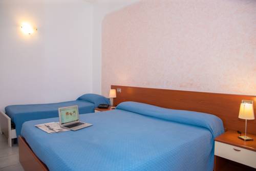 Imagen de la habitación del Hotel Tirreno, Sapri. Foto 2