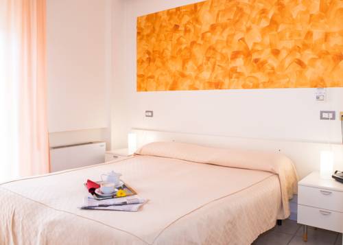 Imagen de la habitación del Hotel Tirreno, Sapri. Foto 5