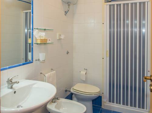 Imagen de la habitación del Hotel Tirreno, Sapri. Foto 7