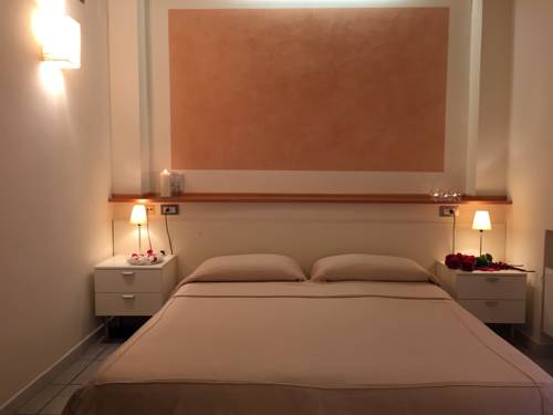 Imagen de la habitación del Hotel Tirreno, Sapri. Foto 8