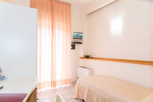 Imagen de la habitación del Hotel Tirreno, Sapri. Foto 10