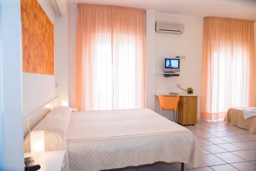 Imagen de la habitación del Hotel Tirreno, Sapri. Foto 12