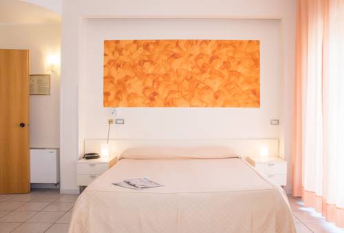 Imagen de la habitación del Hotel Tirreno, Sapri. Foto 13