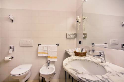 Imagen de la habitación del Hotel Tirreno, Spotorno. Foto 4
