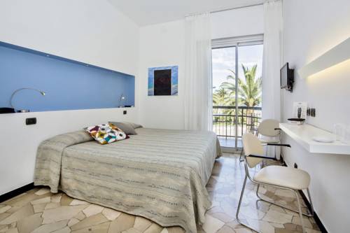Imagen de la habitación del Hotel Tirreno, Spotorno. Foto 7
